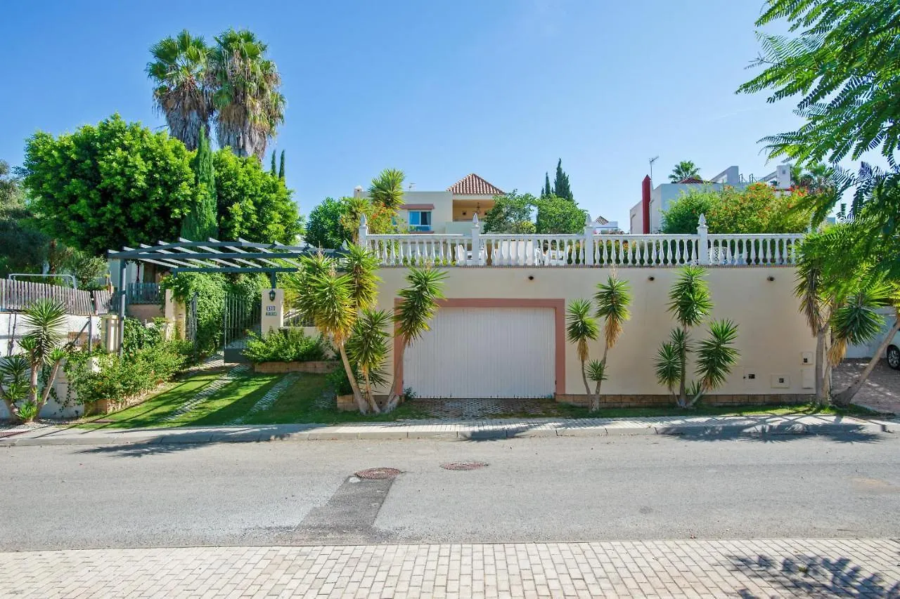 Villa Sanlúcar: Seaside Retreat with Pool and Sea Views Sanlucar de Barrameda